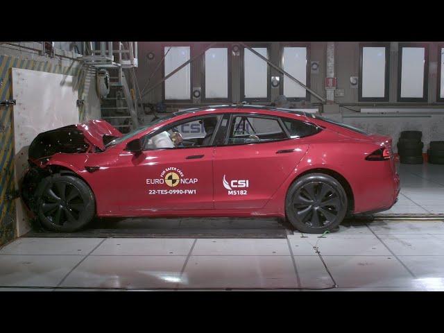 Car Crash Test: Safety in Action (Mercedes, Volvo, BMW, Audi, Porsche) 