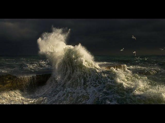 МОРЕ в Крыму и ЛОМАЕТ Скалы! Что станет с полуостровом после ШТОРМА?