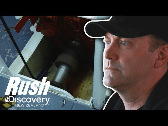 $46,000 Worth Of Equipment SINKS To The Bottom Of The Sea! | Deadliest Catch