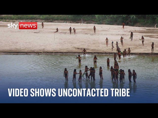 Peruvian Amazon: Mashco Piro tribe filmed leaving rainforest