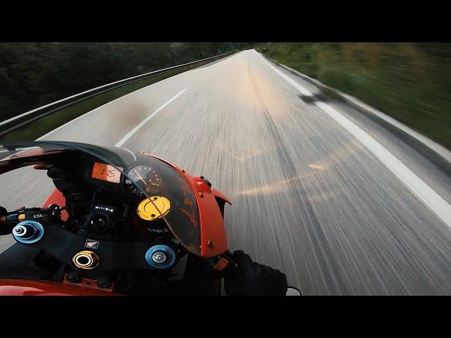 SOUND of Honda CBR954RR FIREBLADE!  SC50 - Hurric Supersport! (ASMR) #cbr954rr #austria