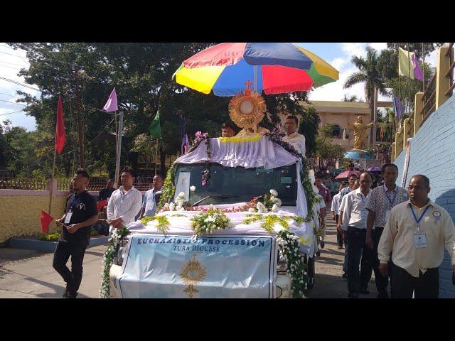 Tura Diocese Annual Eucharistic procession ko Chandmari Secred Heart Parish o Dakangaha.