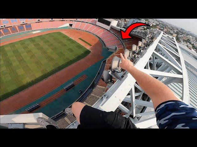 CLIMBING HUGE STADIUM IN BANGKOK & PLAYING ON THE PITCH!