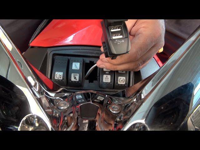 Can Am Spyder - RT series 2010-17 - Dual USB Charger - Presentation/Installation - Spyder TV