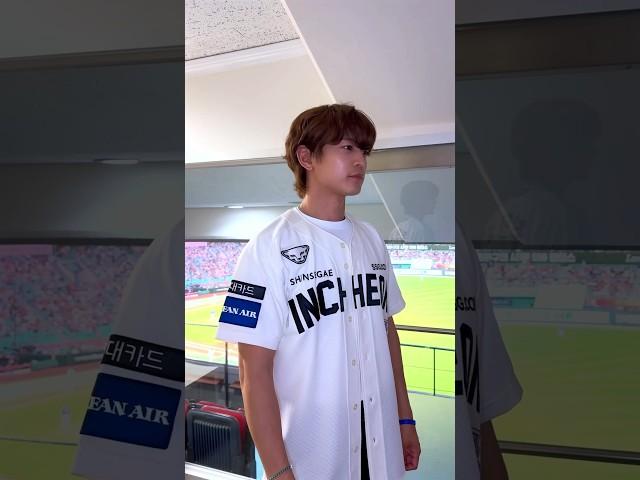 . #MINHO #민호 #SHINee #샤이니 #SHORTee #SSGLANDERS