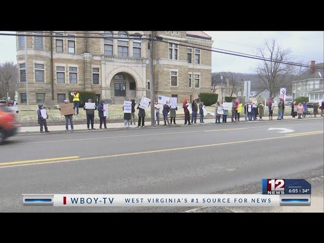 Rally in support of federal workers held in Elkins