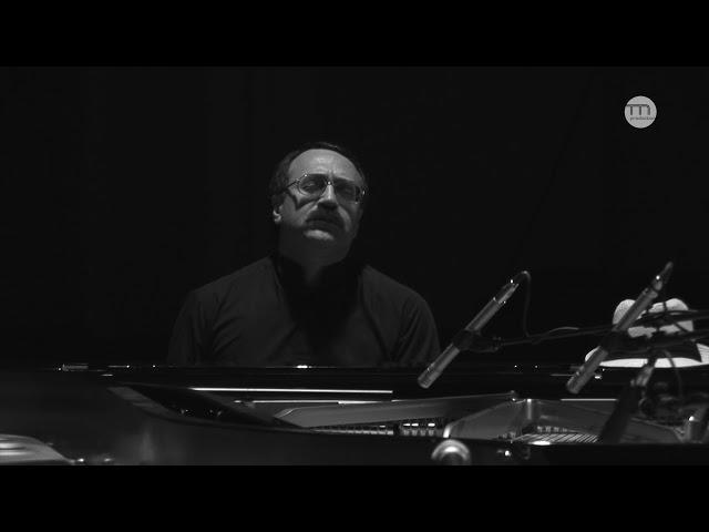 Daniel Kramer - Yesterdays (Live in Yerevan - 2013)