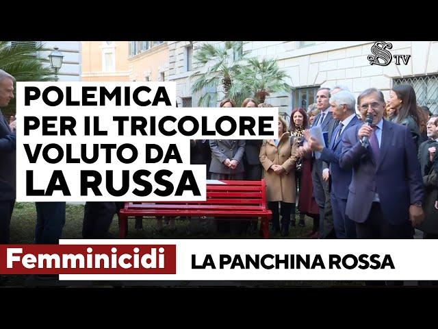 La Russa fa dipingere il Tricolore sulla panchina rossa. Protesta M5s: "Governo strumentalizza"