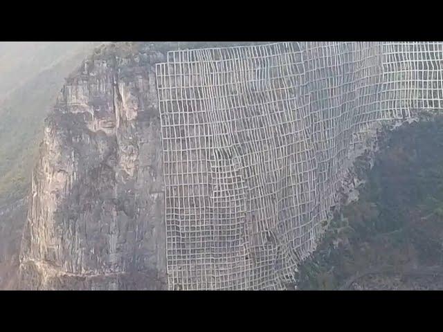 The Great Miracle Project on the Wujiang Cliff in Chongqing, China【Curious China】