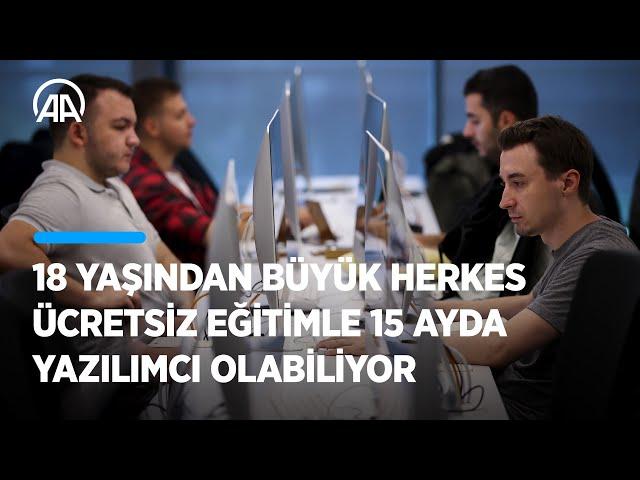 Burada herkes ücretsiz eğitimle 15 ayda yazılımcı olabiliyor