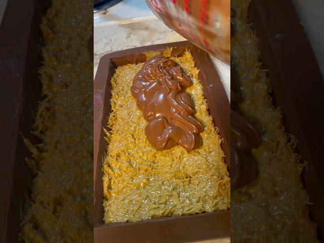 DUBAI PISTACHIO CHOCOLATE BAR. MR. COCO