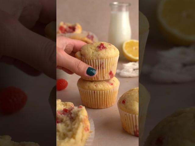 How to Make Lemon Raspberry Muffins #recipe #muffins #baking #food #breakfast