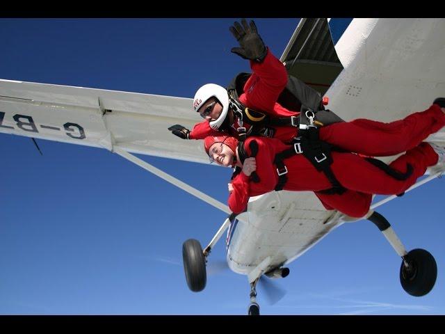 What is a Tandem Skydive?