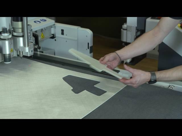 Cutting thermoplastic sheet material with Zünd