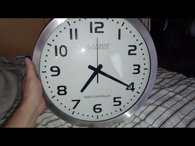 Radio controlled analog wall clock