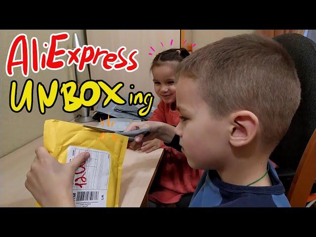 Unboxing a lot of packages from Aliexpress very quickly. Surprise unpacking