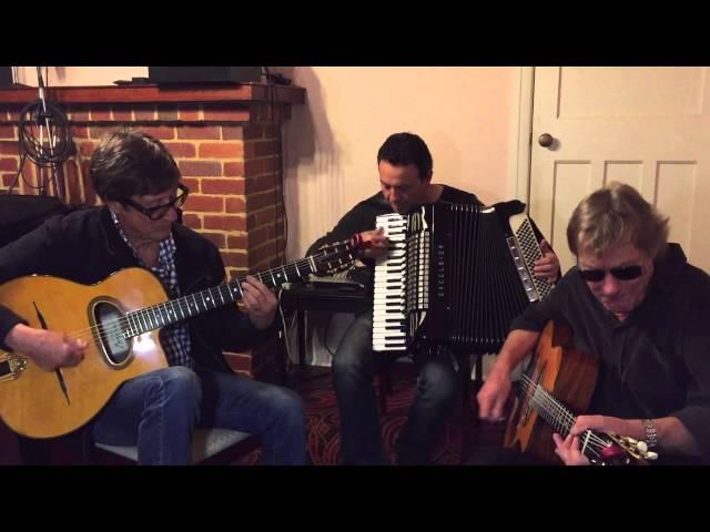 Hank Marvin Gypsy Trio 'Caravan' - Gypsy Jazz Guitar Secrets Magazine