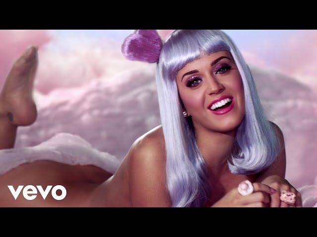 Katy Perry - California Gurls (Official Music Video) ft. Snoop Dogg