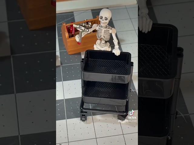 A mini build with Mr.Bones #sewing #skeleton #miniature #craftroomstorage