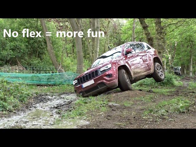 DEMBLEBY OFF ROAD CENTRE GRANTHAM UK - LIGHT OFF ROADING IN JEEP GRAND CHEROKEE WK2