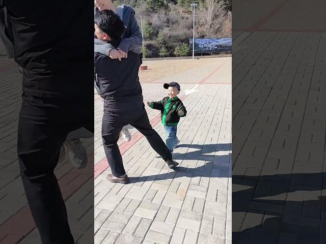 Qiyi: Where is the deep love between father and son? #Parent-child daily life #Dad takes care