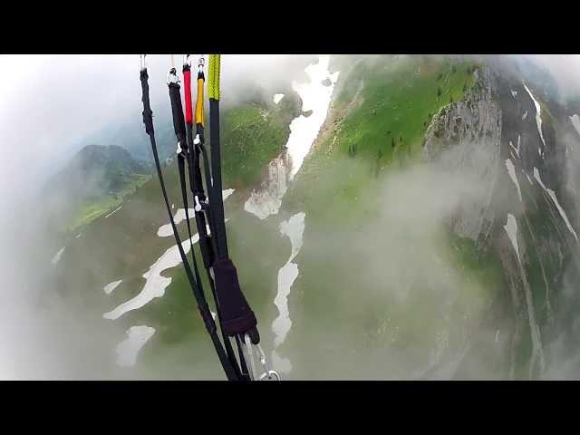 Horrorflight Mentschelenalp Wolkenflug Flucht nach Süd - Hike and Fly - Top Landing - strong wind -