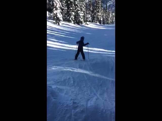Lilly skiing