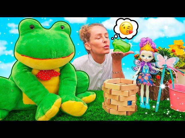 Nicole und Spielzeug. Spielzeug Video für Kinder auf Deutsch. Nicole wird zu einem Frosch