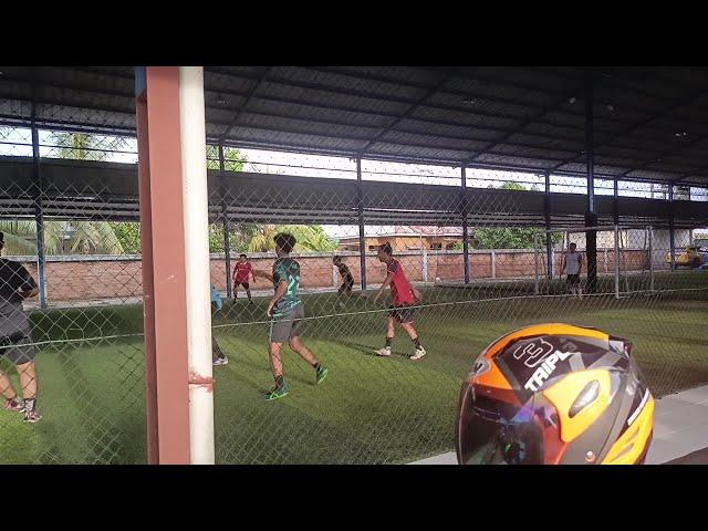 bermain futsal bersama saudara