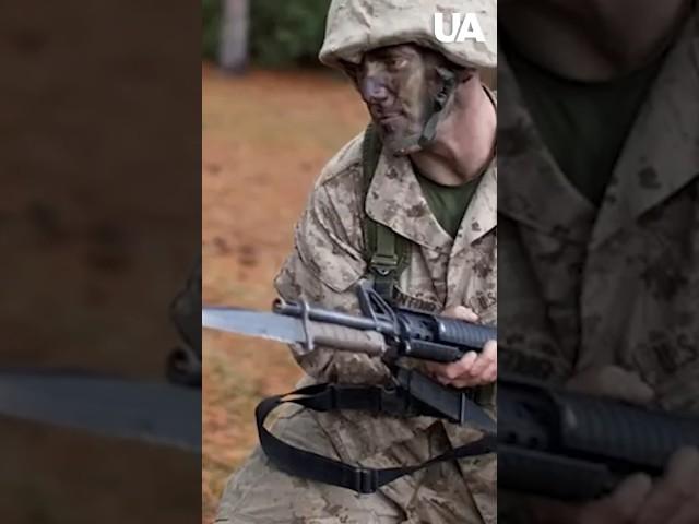 Knives in war: why do modern soldiers still carry them?#shorts