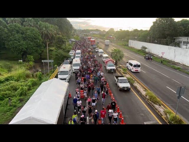 New migrant caravan rushes to US  | VOA News