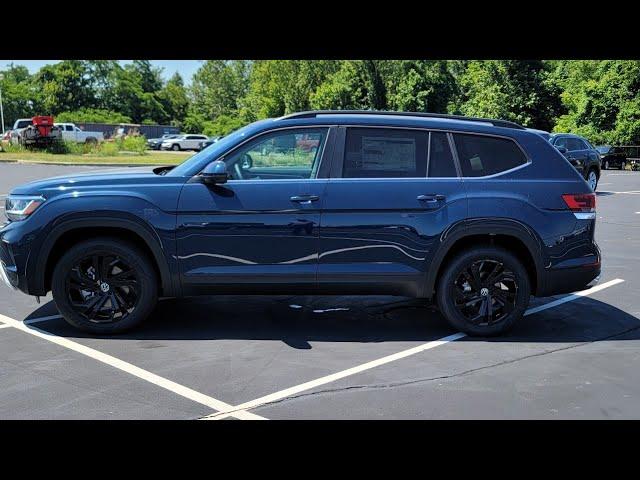 2022 VW Atlas 3.6 SE w/Technology FWD w/Black Wheel Package and panoramic sunroof