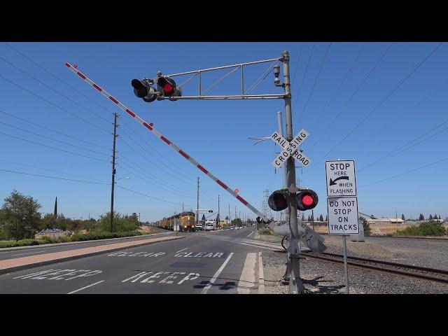 *Major Crossing Fail* Train Approaches & Gates Rise, Power Inn Rd. Railroad Crossing, Sacramento CA