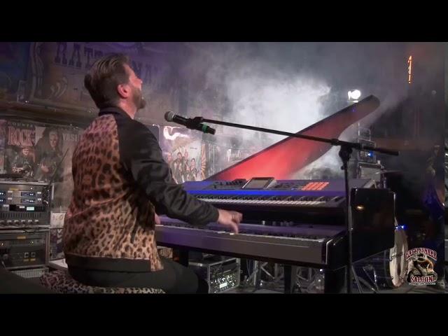 Cagey Strings 2020-07 im Rattlesnake - Great Balls Of Fire