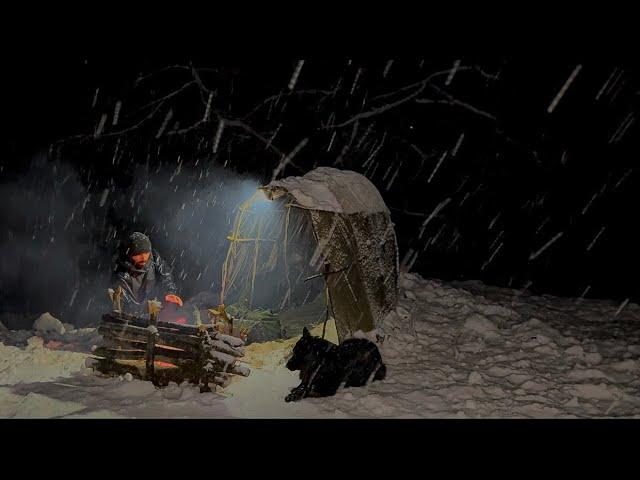 No Tent, No Sleeping Bag: Surviving a Blizzard in the Wild! ️