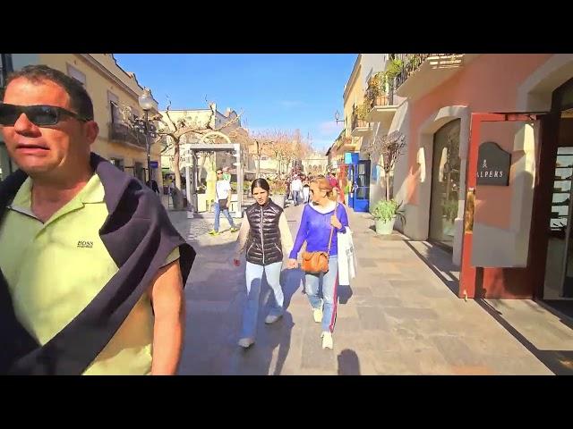 La Roca Village Day Walk - The Famous Outlet Center in Barcelona