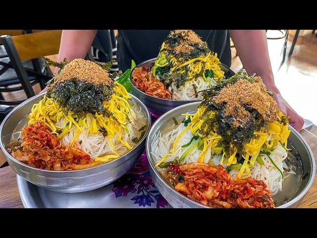 곱빼기 절대 시키지 마세요! 무섭게 퍼주는 잔치국수, 20가지 재료 우리는 곳 Noodle / Korean street food