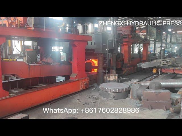 Hot forging hydraulic press with Manipulator