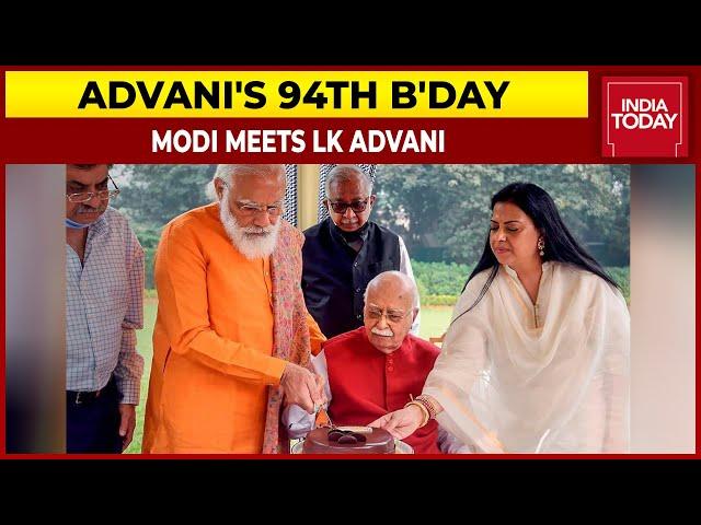 PM Modi Meets LK Advani On His 94th Birthday | Breaking News