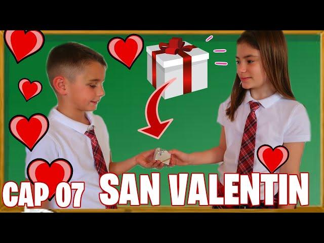 Arantxa recibe un regalo sorpresa por San Valentin | Historias de mi cole (CAP 07)