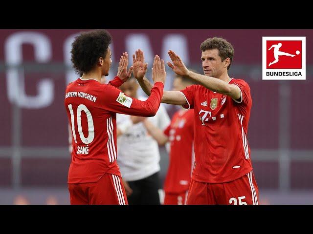 "LEROY! LEROY!" ️ Thomas Müller assists with his voice! 