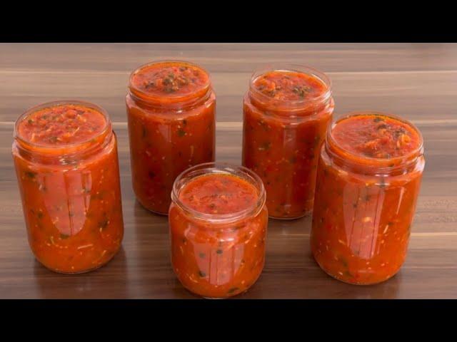 I've been preserving tomato sauce this way for ten years! Delicious sauce everyone will love!