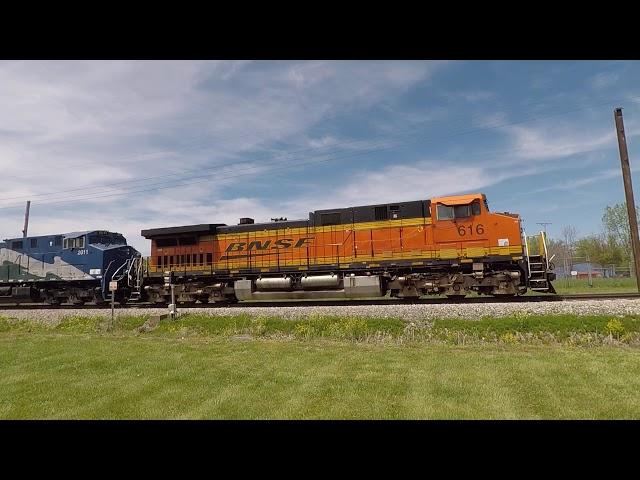 Lovely Leslie RS3L Horn of BNSF 616 Leading GE Test Train