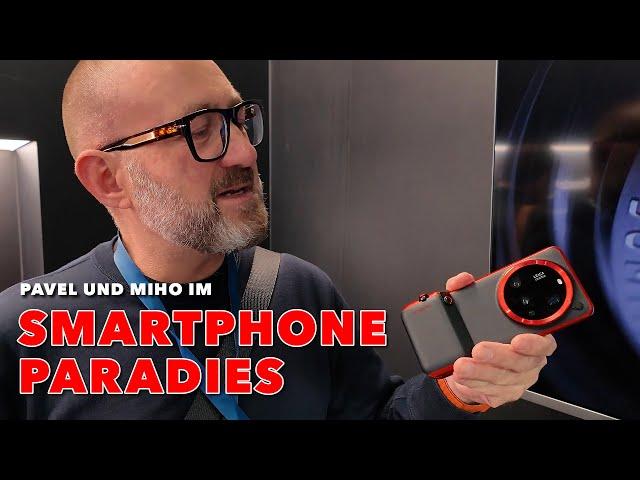 Pavel and Miho in smartphone paradise: MWC Barcelona