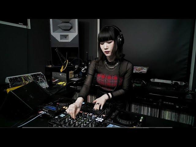 CHIKA Hardtechno Schranz DJ set