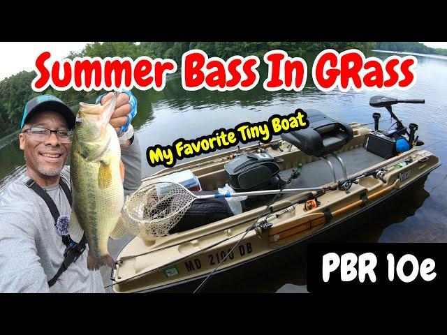 AWESOME DAY Fishing Summer Grass On My Favorite Tiny Boat {Pelican Bass Raider 10e}