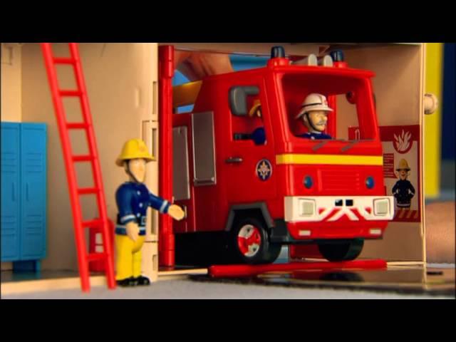 Smyths Toys - Fireman Sam Station and Venus Playset & Vehicle Set