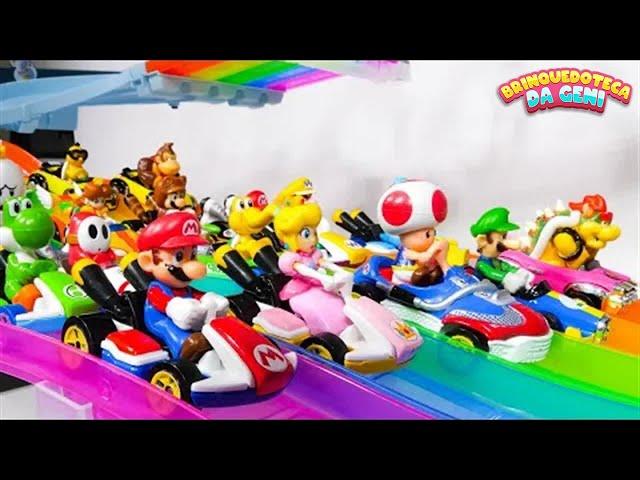 Pista Mario Kart Rainbow Road Hotwheels — Vídeos de aprendizagem de brinquedos para crianças!