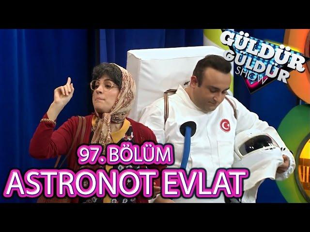 Güldür Güldür Show 97. Bölüm, Oğlunu Uzaya Gönderen Anne Skeci