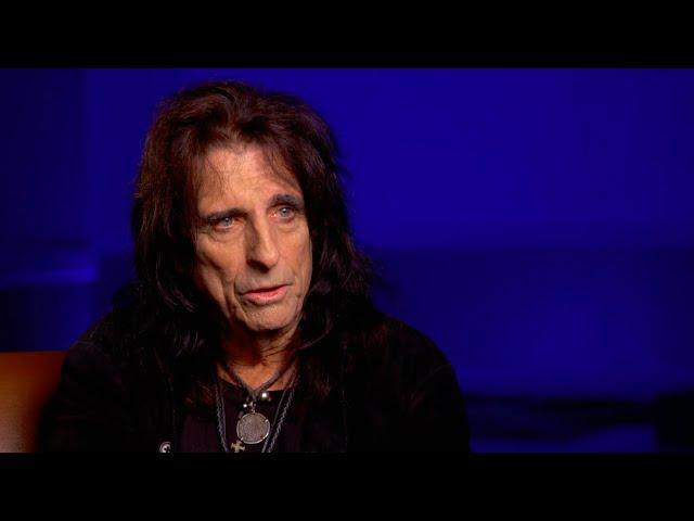 Alice Cooper Talks about Becoming a "Rock Villian"